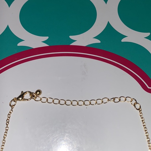 Gold necklace with cute design EUC - Picture 3 of 3